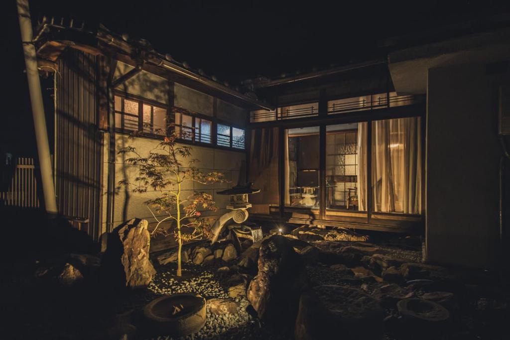 Hayashida Cho Apartment | 最大8名 サウナ付き一棟貸宿 林田文豪の宿 庭園あり