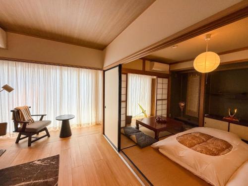 Hida Takayama Onsen Villa | 楓の宿 Kaede no Yado Private Japanese House with Free Parking, Kitchen & 2 Toilets