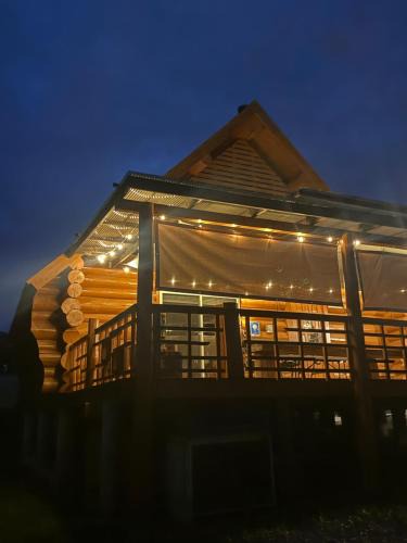 Matsuyama House | 道後まで10分遊び心満載のログハウス