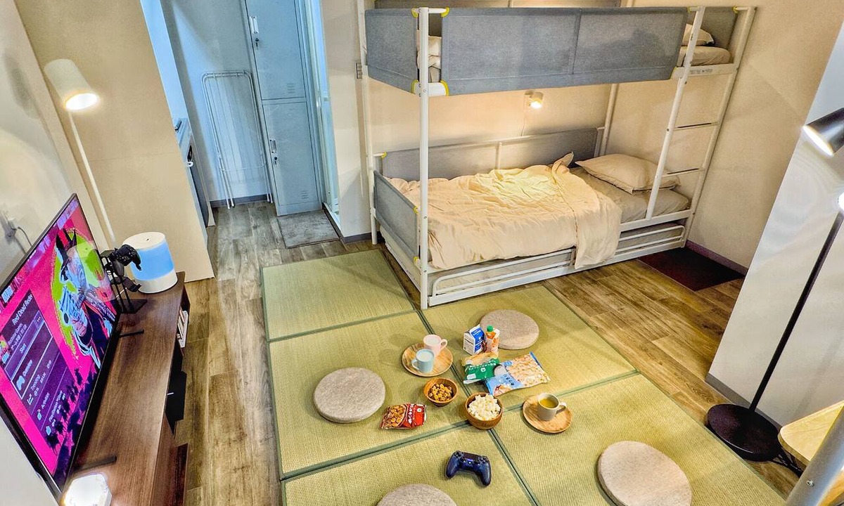 Hyogo Apartment | 2-Min to Subway, free 4K Netflix, PS4 & LUUP Bike, center of Kobe city