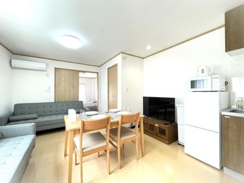 Toshima Apartment | 39 sqm Tokyo Apartment for up to 7 Guests Paid Parking Okura
