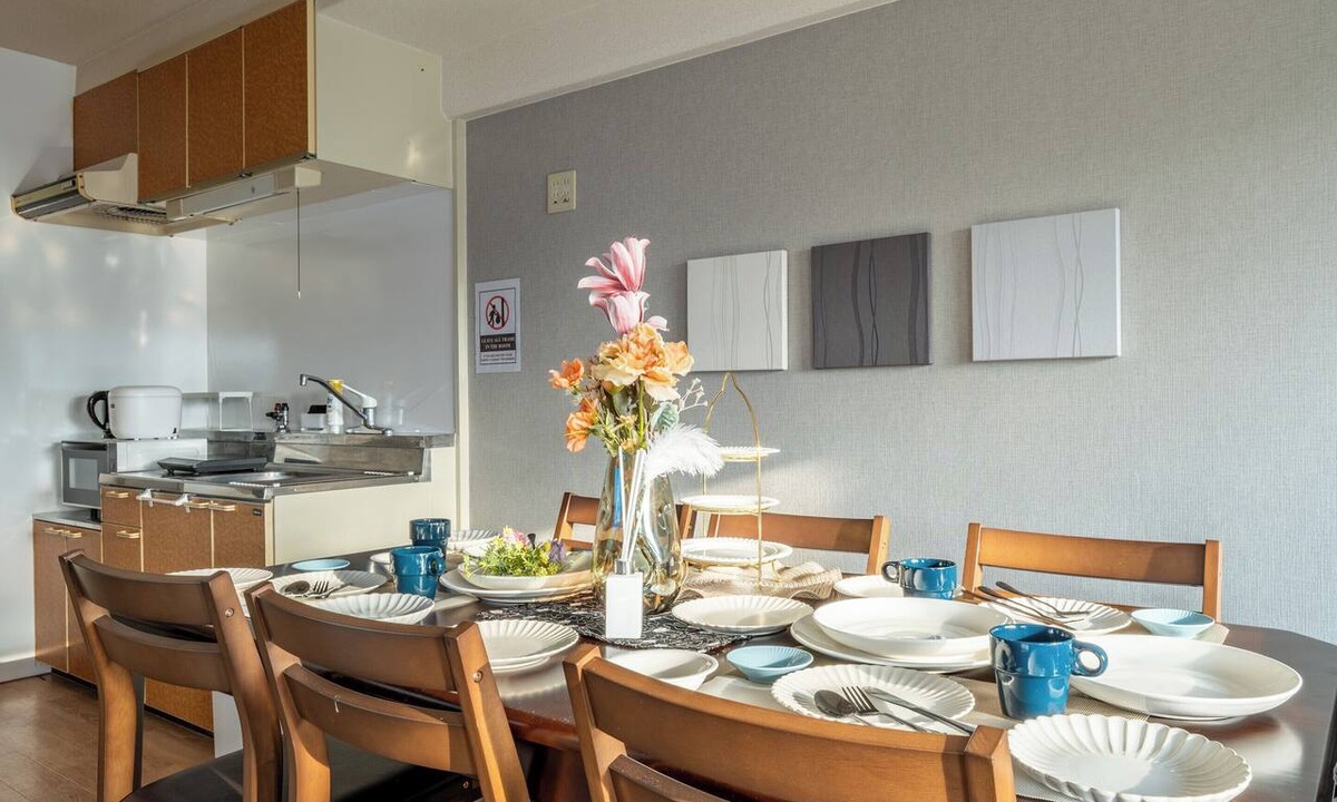 Nishi Apartment | Akitsu 703 Kyocera Dome 10 min walk Dotonbori Kansai Airport Osaka Castle Kaiyukan USJ 1 transfer Family friendly Free parking 15