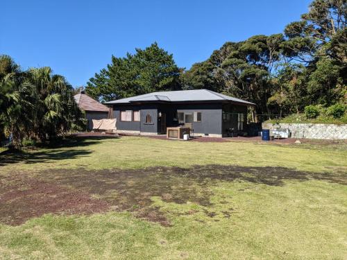 Oshima House | Big Island Base 一組限定の庭付き一棟貸し BBQ 焚き火 テントサウナ 最大6名