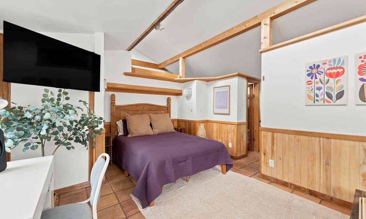 Lower Chautauqua Apartment | Garden Loft close to CU, trails and Pearl Street