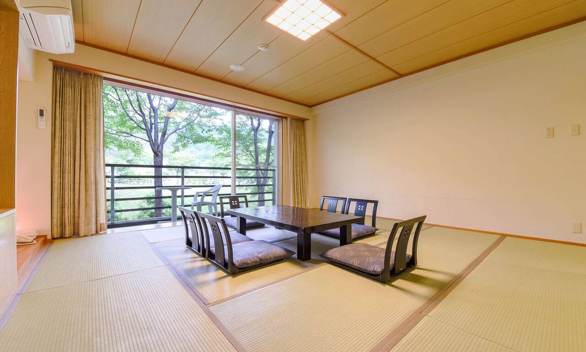 Shiso Hotel | Higashiyama Onsen Maple Plaza
