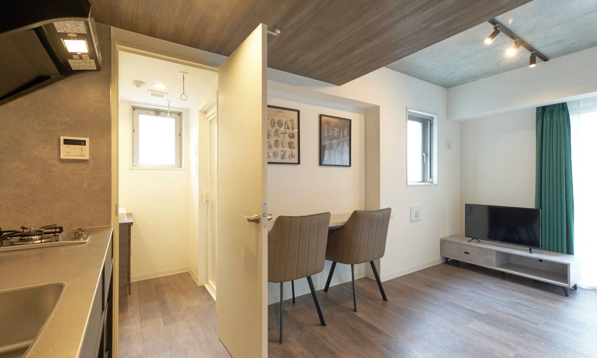 Meguro Apartment | MATSUMIZAKA HILL by Tranova