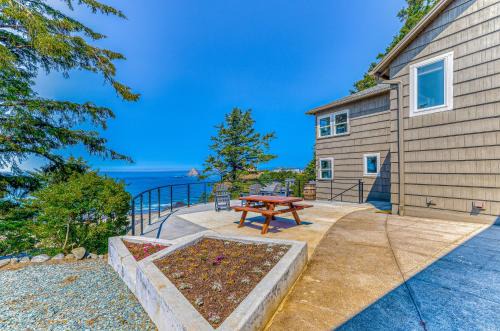 Oceanside House | Oceanside Skies - Apt. 1