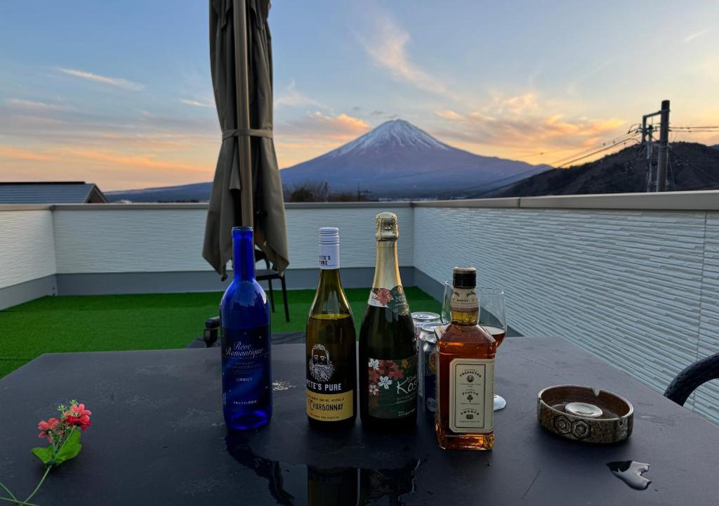 Oishi Villa | Oishi100A富士山 と河口湖ビュー 屋上展望台付きヴィラ 大石公園徒歩4分