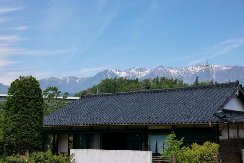 Iijima Villa | Private Traditional Japanese House with Alps View 一棟貸し古民家宿 nagare