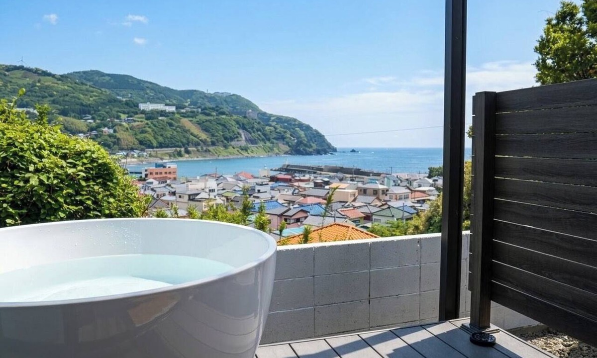 Inatori House | Private Villa with OceanView OpenAir Bath | Sleeps up to 8 | FamilyFriendly with Slide | Firework/Kamo District Shizuoka