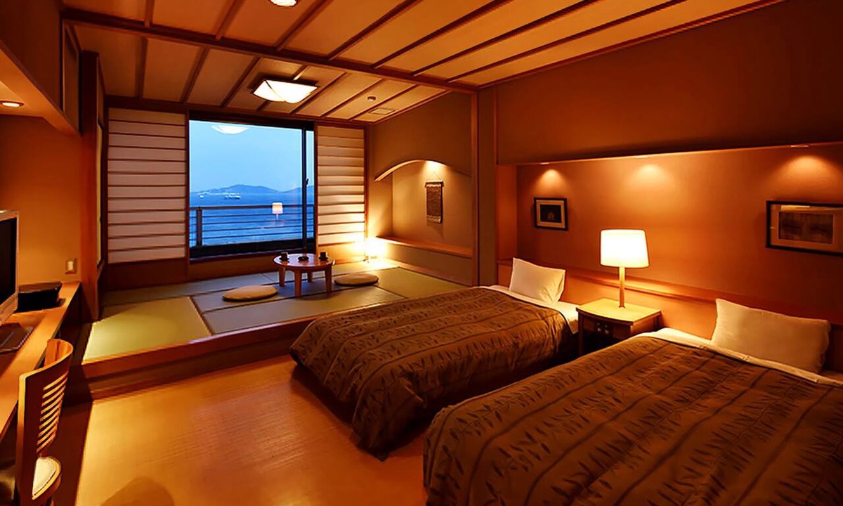 Nishiuracho House | Tenku Kaiyu no Yado Suehiro