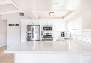 1 Block to Beach! | Cheery Upstairs Vacation Home in Newport Beach
