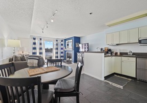 232 Edgewater | Lake Charlevoix Views | Downtown | Pool, Hot Tub, Sauna in Charlevoix