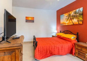 Authentic Casita 1 Block to the Beach and Malecon! in Progreso