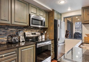 Fallridge 307 - Spacious Three Bedroom in Vail