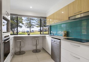 Golden Shores Unit 1, 21 Landsborough Parade in Caloundra