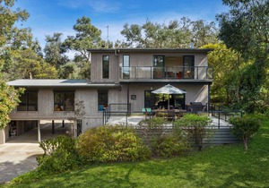 Golf Edge I Backs onto golf course! in Anglesea