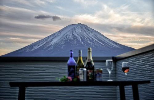 Oishi Villa | 新築Oishi100C 富士山と河口湖ビュー屋上展望台付きヴィラ大石公園歩いて4分