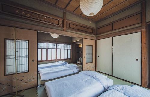 Hayashida Cho Apartment | 最大8名 サウナ付き一棟貸宿 林田文豪の宿 庭園あり
