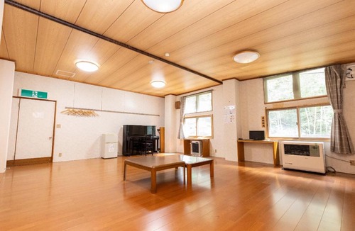 Yuzawa House | 苗場ロッヂ丘