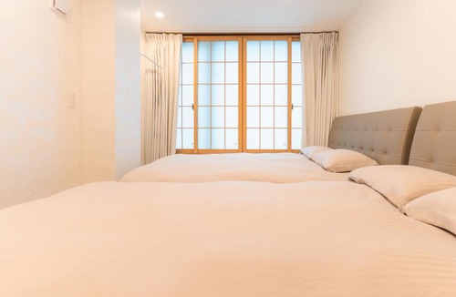 Kita Apartment | 青葉邸 WHITE CLOUD Osaka Castle Temmabashi 3BR Family Residence