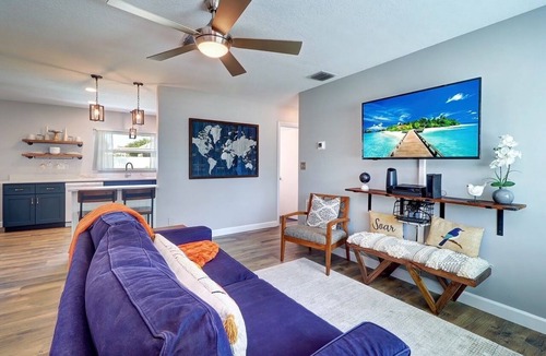 Largo House | 2 Bedroom Bungalow With Hot Tub Near Indian Rocks Beach