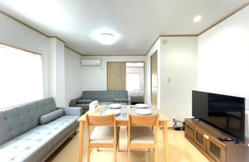 Toshima Apartment | 39 sqm Tokyo Apartment for up to 7 Guests Paid Parking Okura