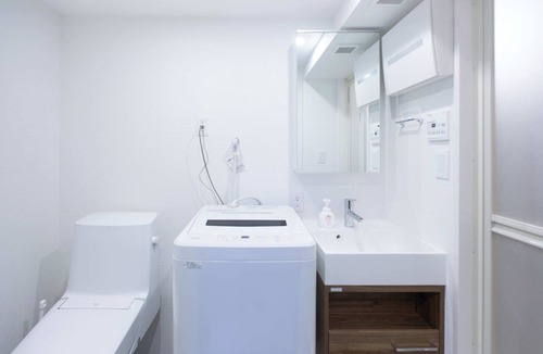 Setagaya Apartment | Bellie Sangenjaya by Tranova