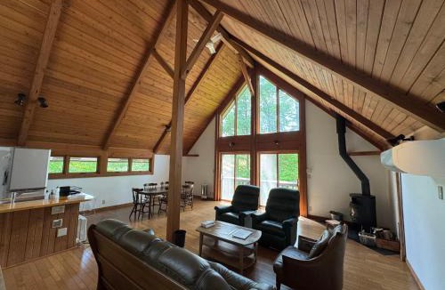 Fujikawaguchiko House | Cabin E Jacuzzi BBQ Hammock Lake Saiko Mt Fuji