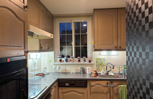 Akasaka Condo | Central Tokyo home with private decks, entrance and sunroom Walking to Roppongi