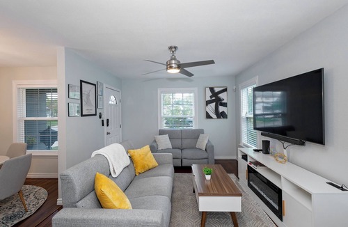 Central City House | Coastal Pool Retreat Tesla Charger Near Beach & Downtown Corpus Christi No-Tub