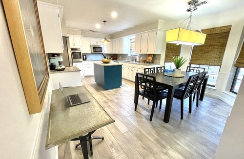 Abilene House | Cowgirls (weekly clean included) by Curated Stays: 2 King Beds