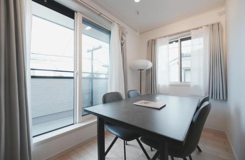 Nakajujo Villa | Dorothy Inn Spacious 4LDK New Build 97sqm Up to 10 Guests Free Private Parking Near JR Higashi Jujo Station 3 Minute Walk