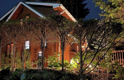 Oishi House | Entire house rentalAuthentic log house with wood /Minamitsuru District Yamanashi