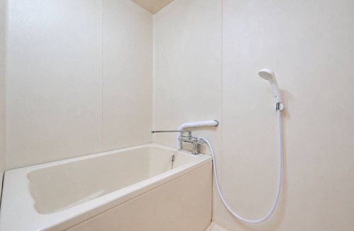 Tsukuba Apartment | Free parking available; 6-minute drive to the University of Tsukuba; excellent access to research institutions