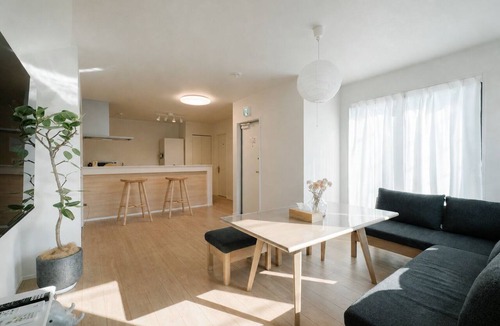 Katsushika Villa | Free parkingFrom inside the room overlooking Sky TreeDisney 30 minUeno 26 minShinjuku 29 minAkihabara 18 minAsakusa 25 minWDirect access to airportHotel in a building for rentDisney 40 min