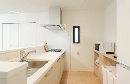 Katsushika Villa | Free parkingFrom inside the room overlooking Sky TreeDisney 30 minUeno 26 minShinjuku 29 minAkihabara 18 minAsakusa 25 minWDirect access to airportHotel in a building for rentDisney 40 min