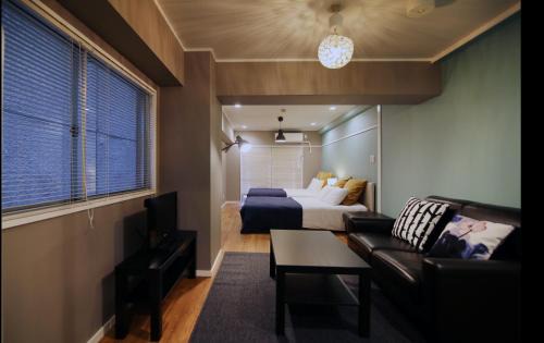 Okubo Apartment | KANDA HOUSE! Shin-Okubo Walkable Modern Stay with Shinjuku Access