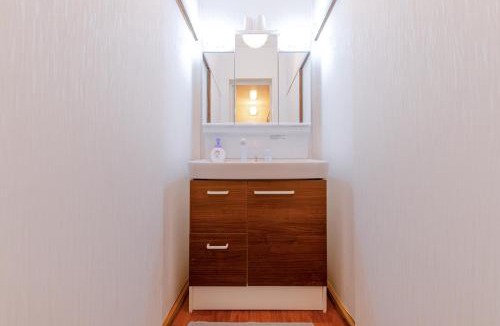 Higashikasai Villa | Kasai Villa for 8,10 Min to Disney,Direct Access to Tokyo, Haneda and Narita