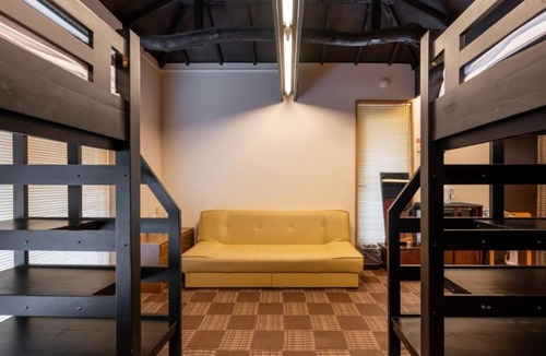 Hiroo Apartment | Luxury Living in Hiroo: Walk to Station Arisugawa Park. Direct to Ginza/Roppongi