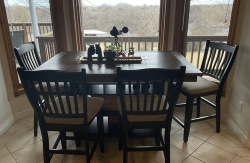 Hermiston House | Luxury Umatilla Riverfront Estate 4BR Retreat Fishing Game Lounge