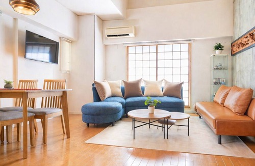 Higashi Ward Apartment | Maisonette with Open-Concept Layout | Near Nagoya Dome | Perfect for Fan Activities and Sightseeing | Sleeps Up to 6 | 30-Minute Drive to LEGOLAND and Ghibli Park | Choice of Pillows