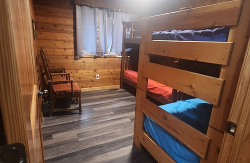 Eagle Nest Cabin | Mountain Cedar Cabin in Eagle Nest. Within 20 min of Red River and Angel Fire.
