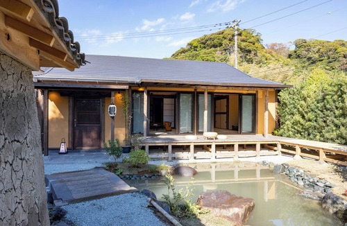 Yokosuka House | Near Kamakura | Gardens and Cypress Baths | At the foot of Mt. Okusu, the highest peak on the Miura Peninsula | 15-minute walk from Akiya’s Tateishi (one of Kanagawa’s 50 Scenic Spots) | One group per day · Exclusive use of an entire samurai temple | Free