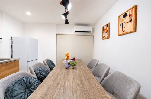Higashitateishi House | Near Skytree and Asakusa | Up to 10 guests | Entire house rental | 3 bedrooms | 9-minute walk from the station | 5 beds | High-speed Wi-Fi