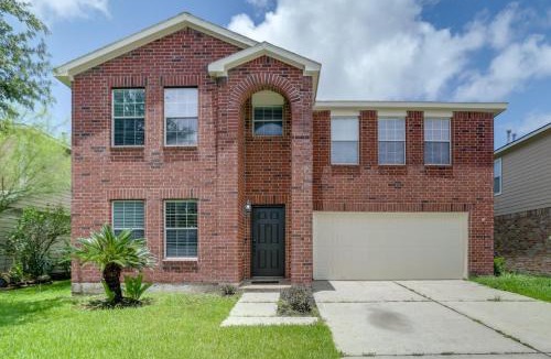 Klein House | Near The Woodlands! Group Retreat w/Yard & Patio