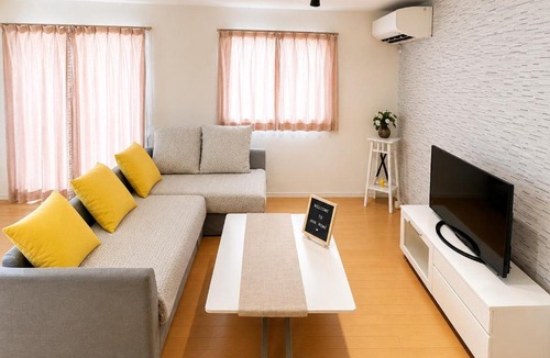 Naniwa Apartment | New Private Villa in Central Osaka with Free Parking, Over 100 Square Meters, Spacious Living Room, 35 Square Meter Master Bedroom, 18 Minute Walk to Namba