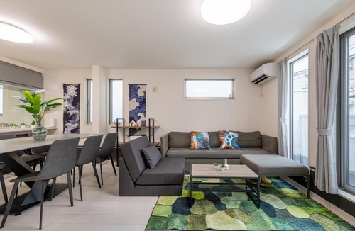 Okubo Apartment | -Okubo 2chome hosuse- Conveniently located 10 min walk from Shin-Okubo Station and 7 min walk from Higashi-Shinjuku Station