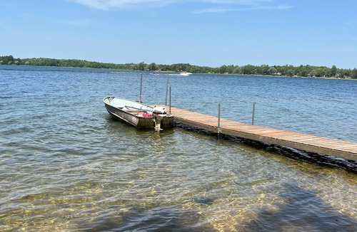Hackensack Cottage | Rainbow's End Resort - Lakefront Cottages – Newly Remodeled with Private Beach