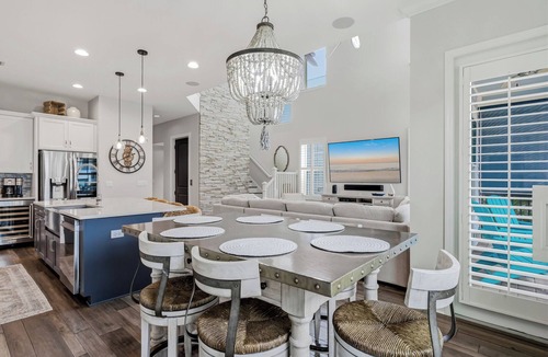 Redington Beach House | 🌟RBV# 315-317| Two Huge Townhomes with adjoining yards |Sleeps 18| Hot Tub| Gulf View!
